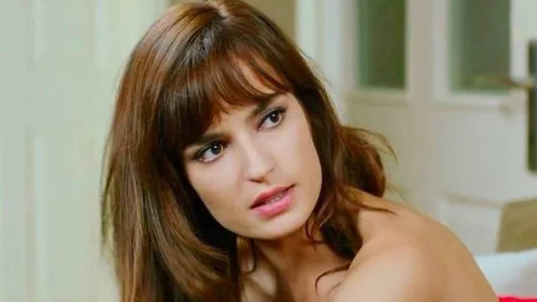 Adanalı'nın güzeller güzeli İdil'iydi... Selin Demiratar'ı bir de şimdi görün! Genç kızlar yanında halt yemiş 4